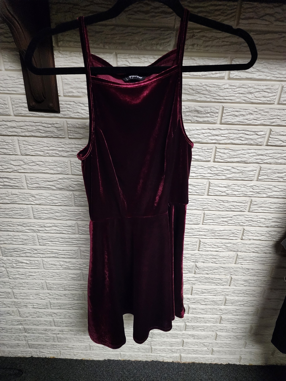 Eyeshadow Sz S Velvet Mini Dress in A Deep Black Cherry Red